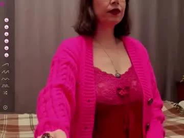 karolinecher on Chaturbate