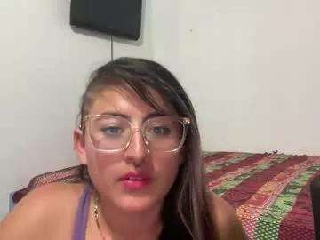 lau_mamacita on Chaturbate
