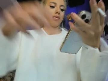 lisaakira on Chaturbate