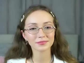 loriamarzinske on Chaturbate