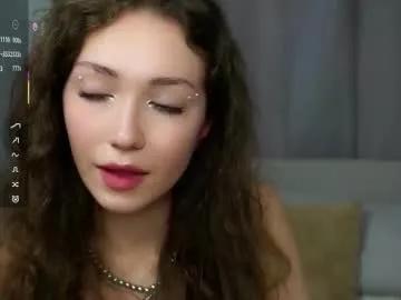 loriamarzinske on Chaturbate