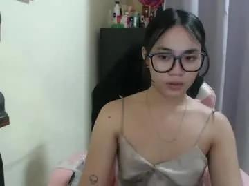 lovely_leah23 on Chaturbate