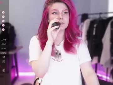 makelovenotwarbitchess on Chaturbate