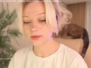 mia_milagros on Chaturbate