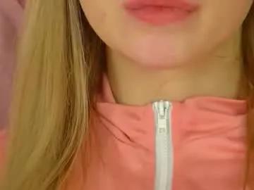 milanabalmain on Chaturbate