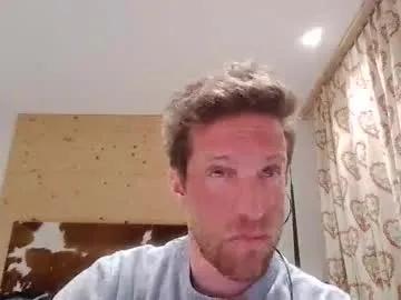 moms_little_monster on Chaturbate