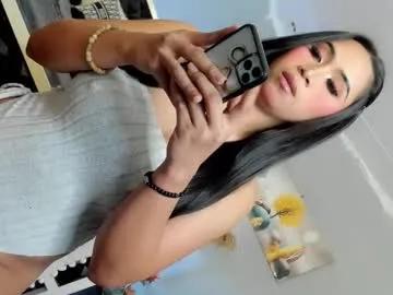 naughtytrans_huntress on Chaturbate