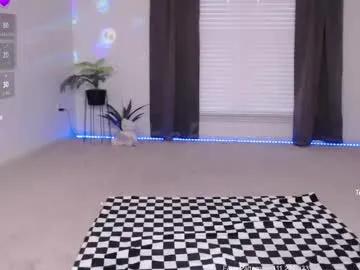 petitebrat on Chaturbate