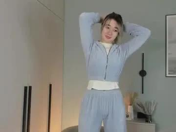 rosanaiwaoka — catch my kiss.      #new #blonde #young #bigboobs #tall [7 tokens remaining]