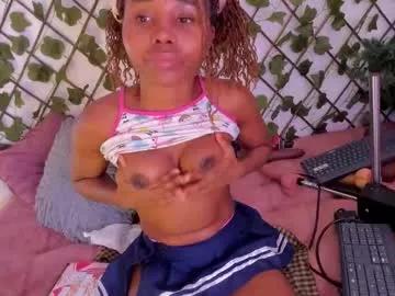 sexybrunnetem on Chaturbate