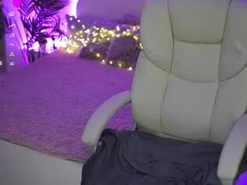 silverrmoon on Chaturbate