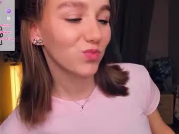 trinahillier on Chaturbate