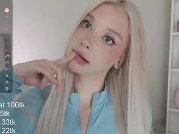 vickyfuckingdoll on Chaturbate