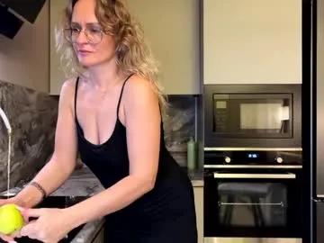yes_mommy_zlata on Chaturbate