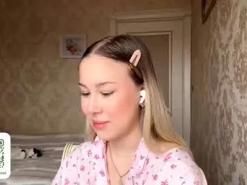 yolondaillovsky — Goal: Lick my pump lips closely #bigass #new #18 #cute #blonde [55 tokens remaining]