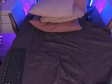 yourwishisme_val on Chaturbate