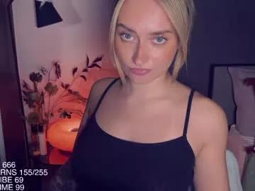yvie_ on Chaturbate
