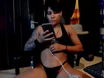 zhoestrong on Chaturbate