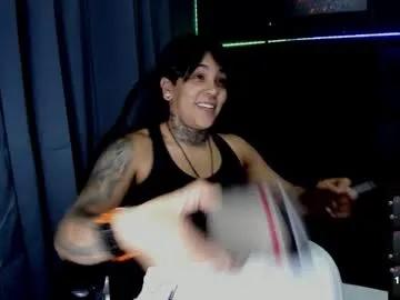 zhoestrong on Chaturbate