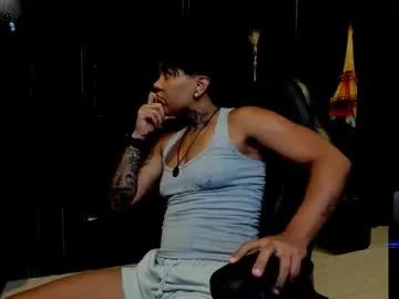 zhoestrong on Chaturbate