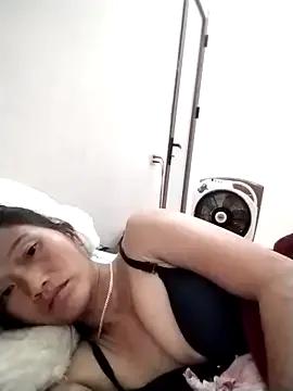 abigail-00 on StripChat