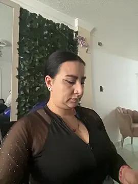 Abril_Luv on StripChat