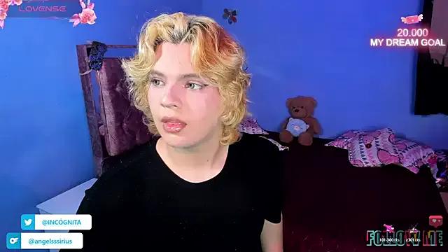 adam_angelssss on StripChat