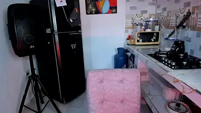 adam_angelssss on StripChat