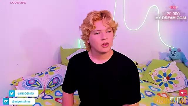 adam_angelssss on StripChat