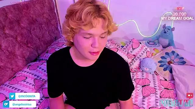 adam_angelssss on StripChat