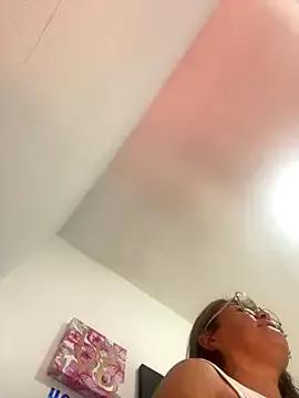 AlexxiaaMat on StripChat