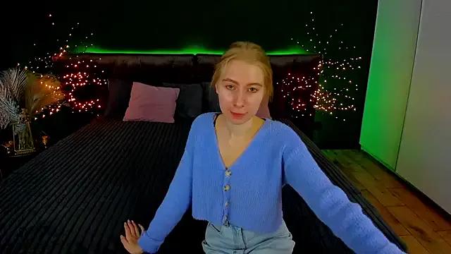 Alina_Blonde on StripChat