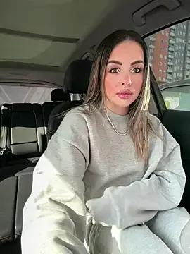 Alirawrz on StripChat