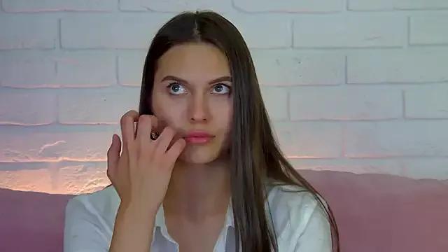 AlisaVersailles on StripChat