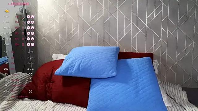 Allure_goldennX on StripChat