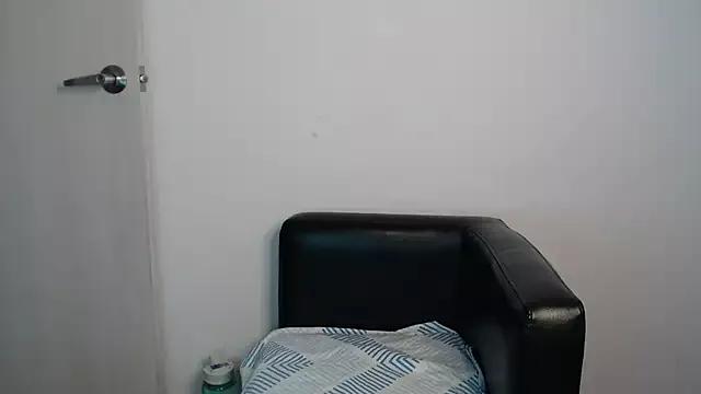 AmeliPonce on StripChat