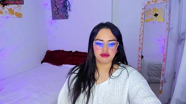 andra_rose on StripChat