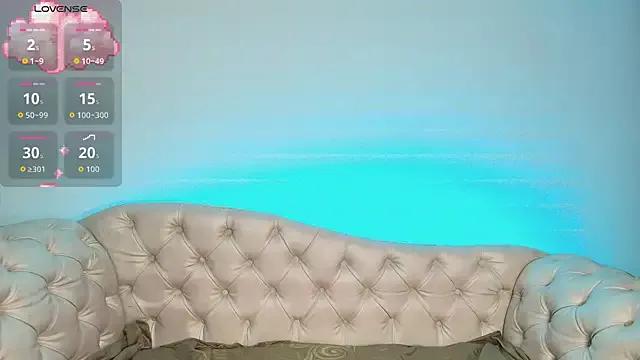 Ari_sunshine_ on StripChat