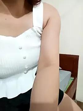 Ariana-Vy on StripChat