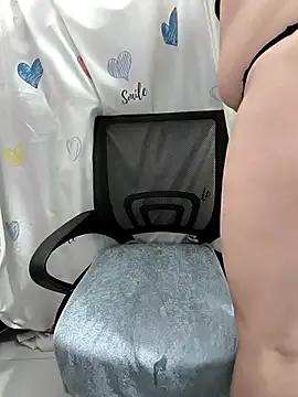 Ariana-Vy on StripChat