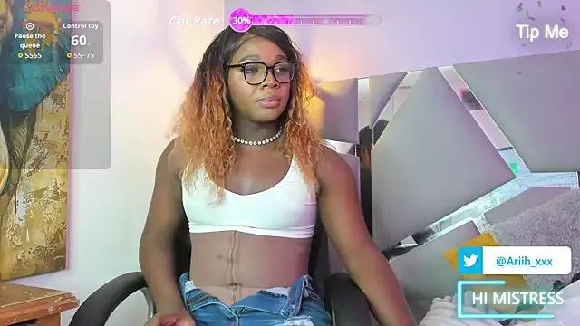 Arii_xxx on StripChat