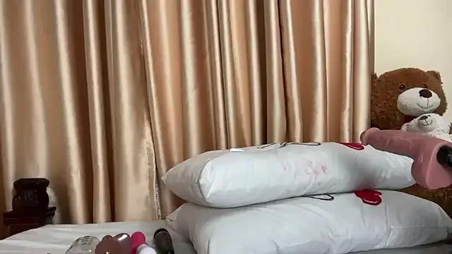 AudreySpanksFuck- on StripChat