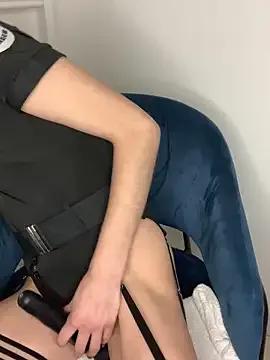 Bellalolahot on StripChat