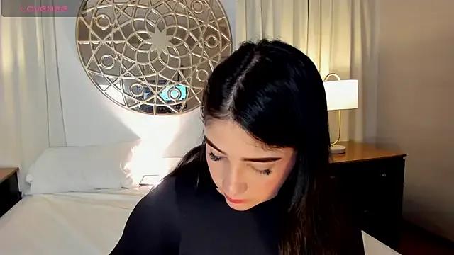 Belliinda_21 on StripChat