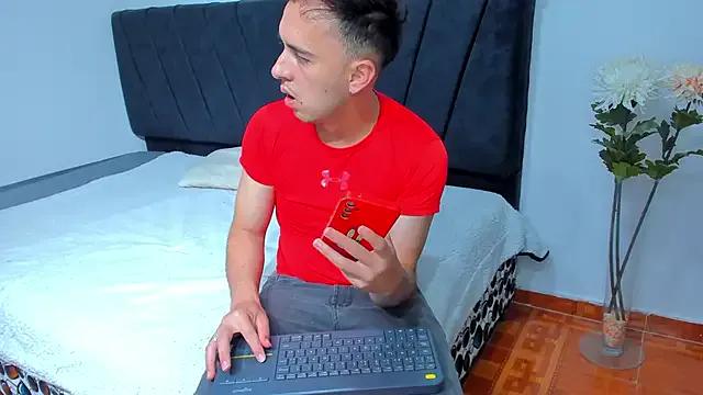 big-dicktop23 on StripChat