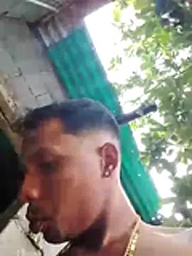 blackhot30 — Desnudo al aire libre