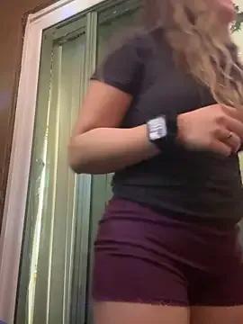 blondefun3818 on StripChat