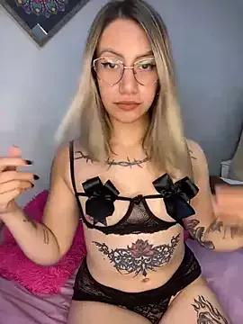 Branquinha_12 on StripChat