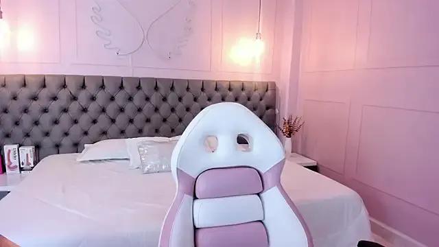 Briana_24 on StripChat