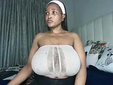 Bustygoddess32 on StripChat